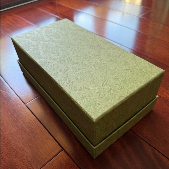 Empty Gucci Box - Picture 5 of 9